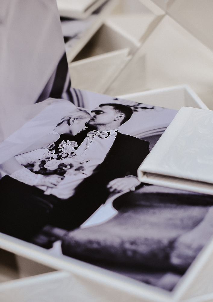 fotoalbum-Hochzeit-Fotografie-schwwarz-weiß