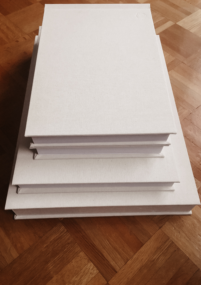 Hochzeitsfotoalbum-unterschiedliche-größen-weiß